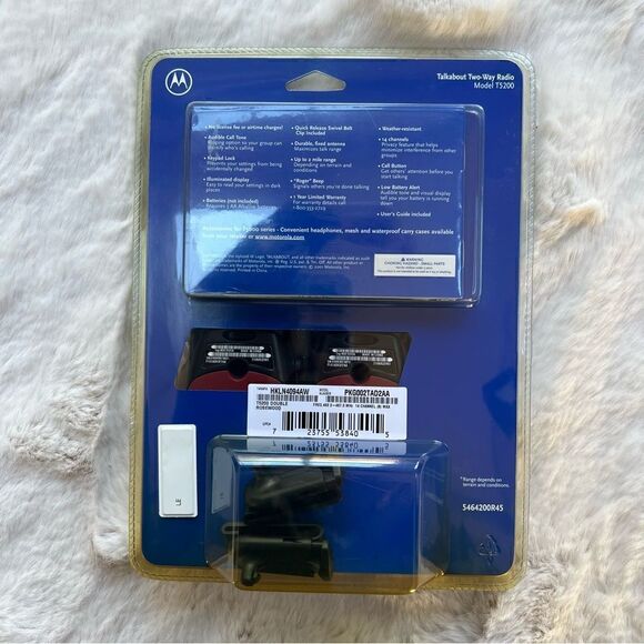Motorola TalkAbout T5200 AA 2-Mile 14-Channel FRS Two 2 Way Radio (Pair) NEW - Picture 2 of 4